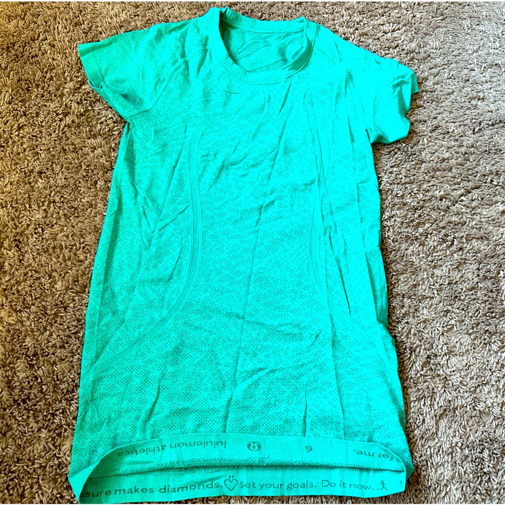 Lululemon Swiftly Tech Tee, Size 6 - image 1